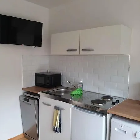 Apartment Rez De Jardin Cosy Avec Terrasse Fleurie *