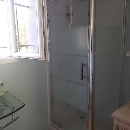 Appartement Rez De Jardin Cosy Avec Terrasse Fleurie *